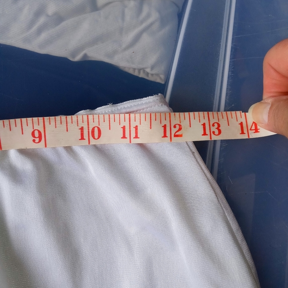 Woman's Adonna white slip, Medium - Picture 2 of 5